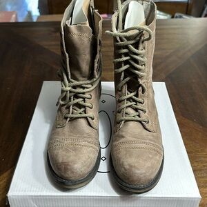 STEVE MADDEN combat boots